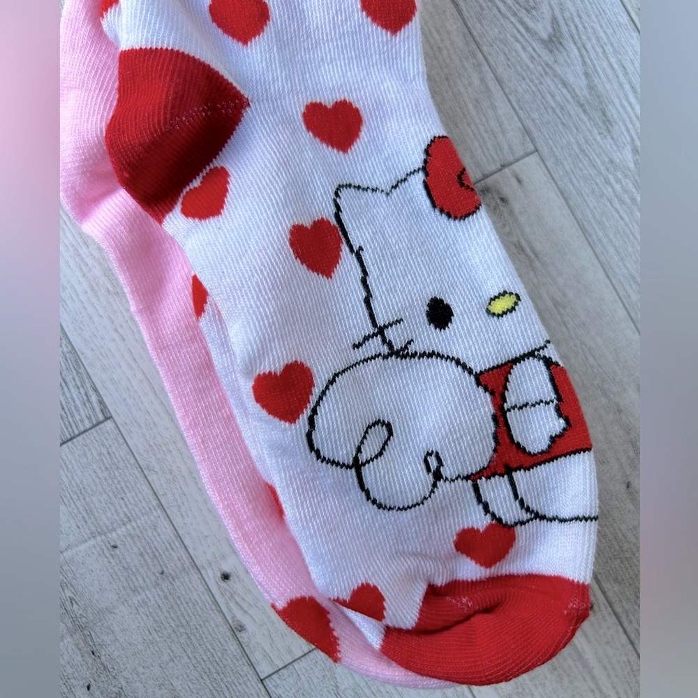 Hello Kitty Socks - Picture 4 of 8